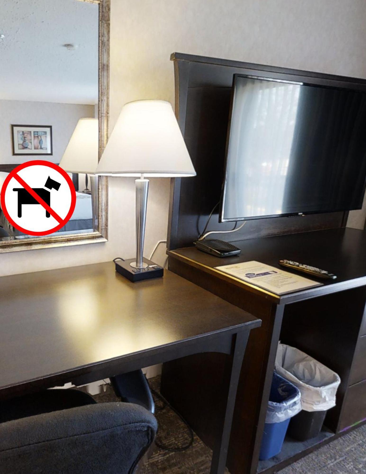 Dilworth Inn Келоуна Екстериор снимка
