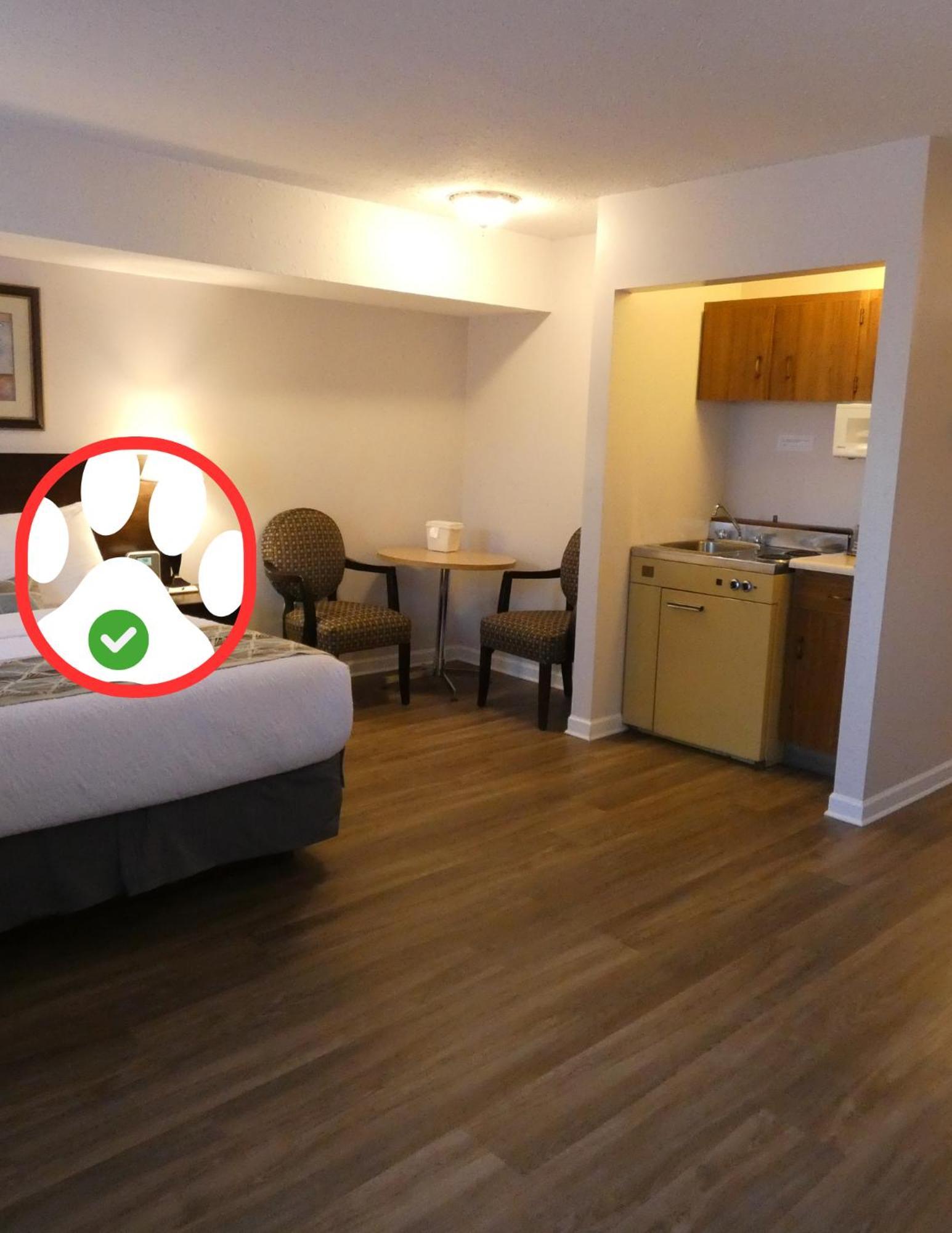Dilworth Inn Келоуна Екстериор снимка