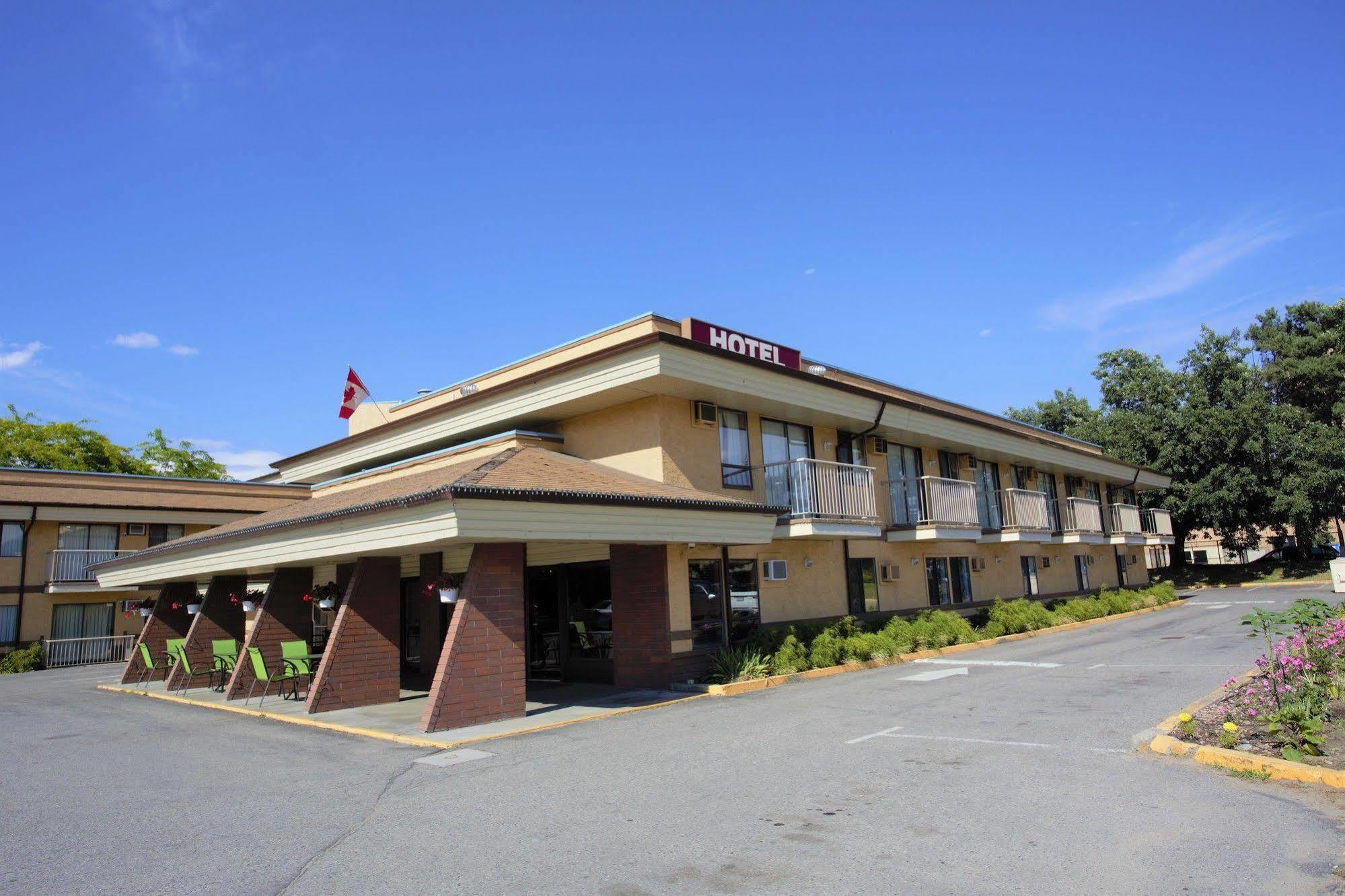 Dilworth Inn Келоуна Екстериор снимка