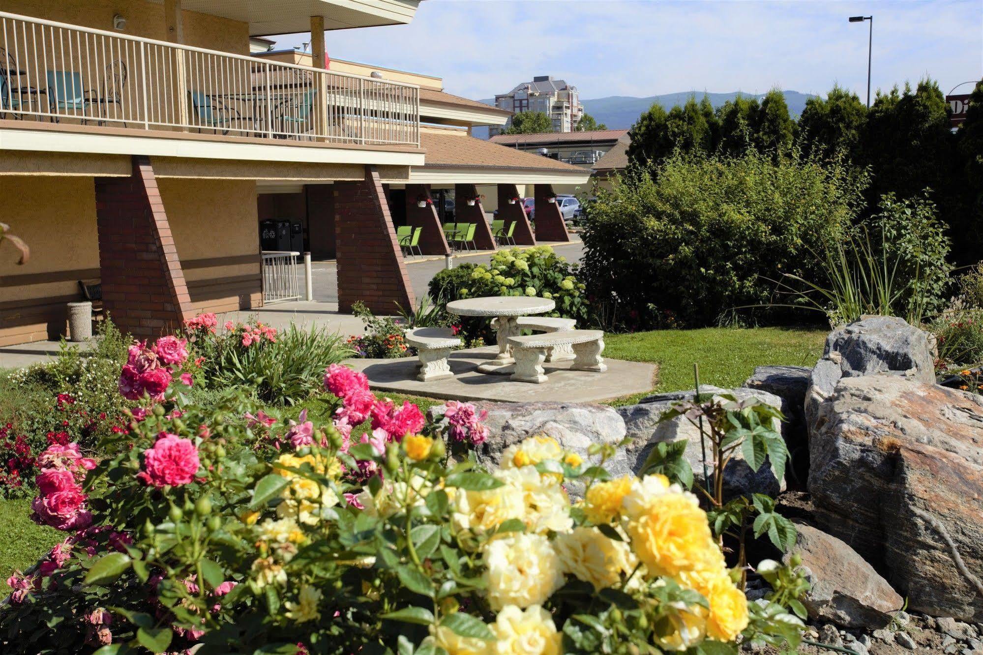 Dilworth Inn Келоуна Екстериор снимка